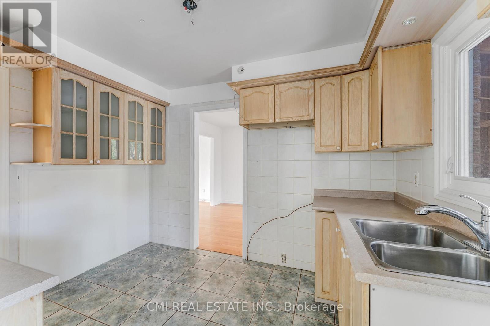 109 Valleymede Drive, Richmond Hill, Ontario  L4B 1T6 - Photo 13 - N12171000