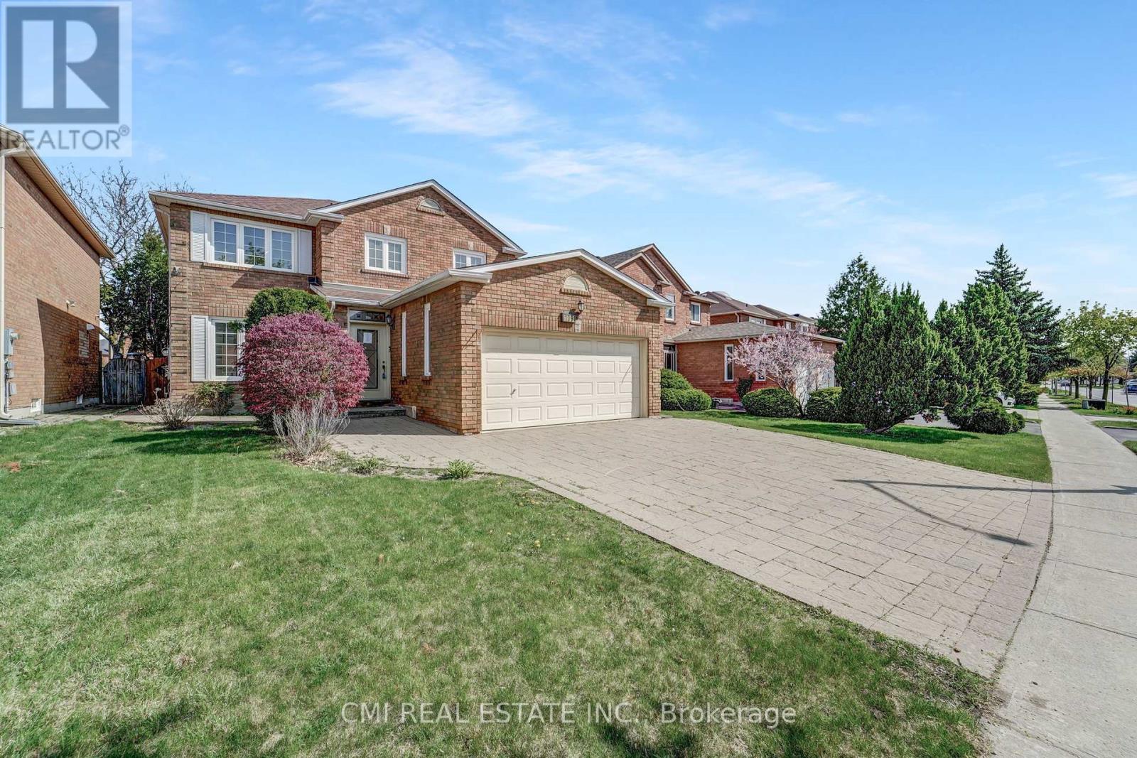 109 Valleymede Drive, Richmond Hill, Ontario  L4B 1T6 - Photo 2 - N12171000