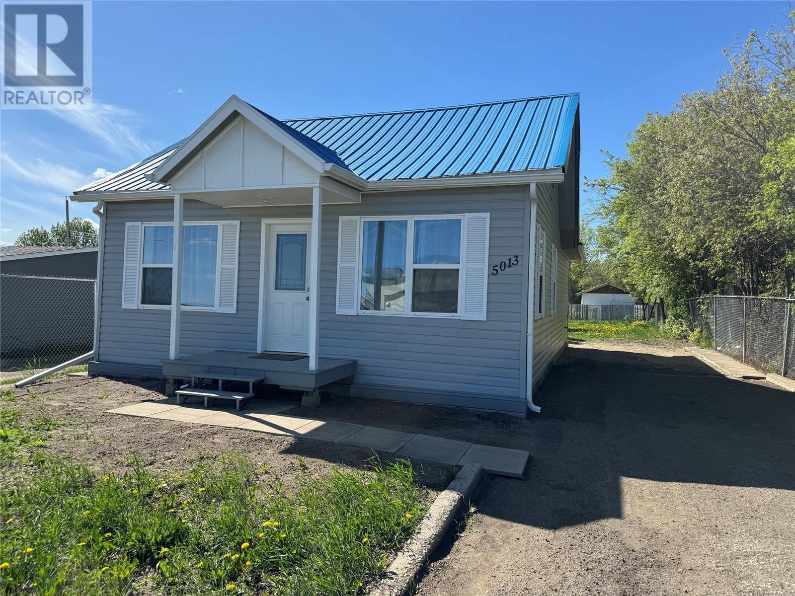 5013 52 Avenue, Pouce Coupe, British Columbia