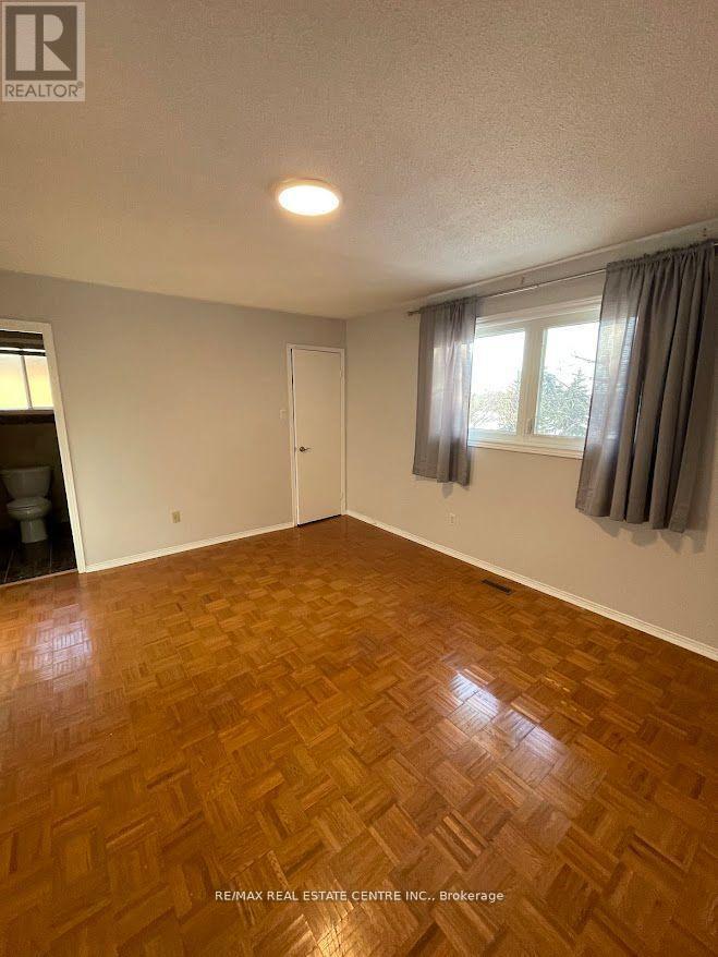 Upper - 4616 Metfalfe Avenue, Mississauga, Ontario  L5M 4L7 - Photo 14 - W12171007