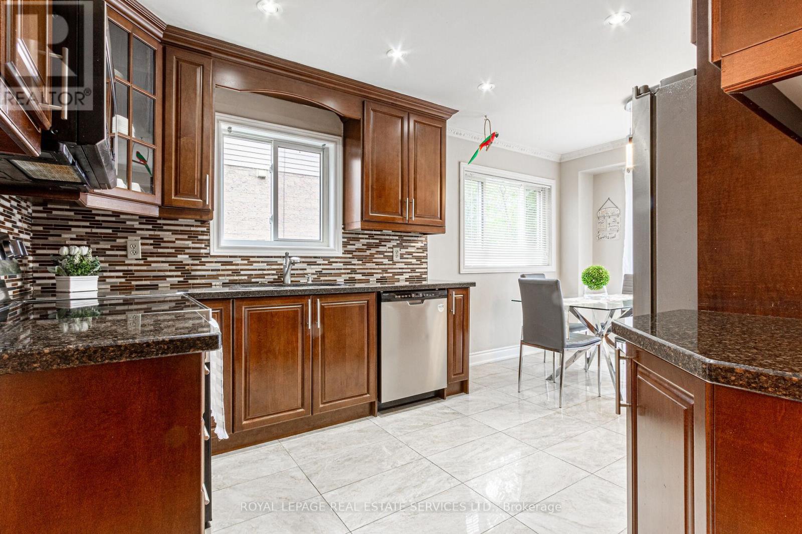 1536 Kirkrow Crescent, Mississauga, Ontario  L5M 3Y8 - Photo 8 - W12171012