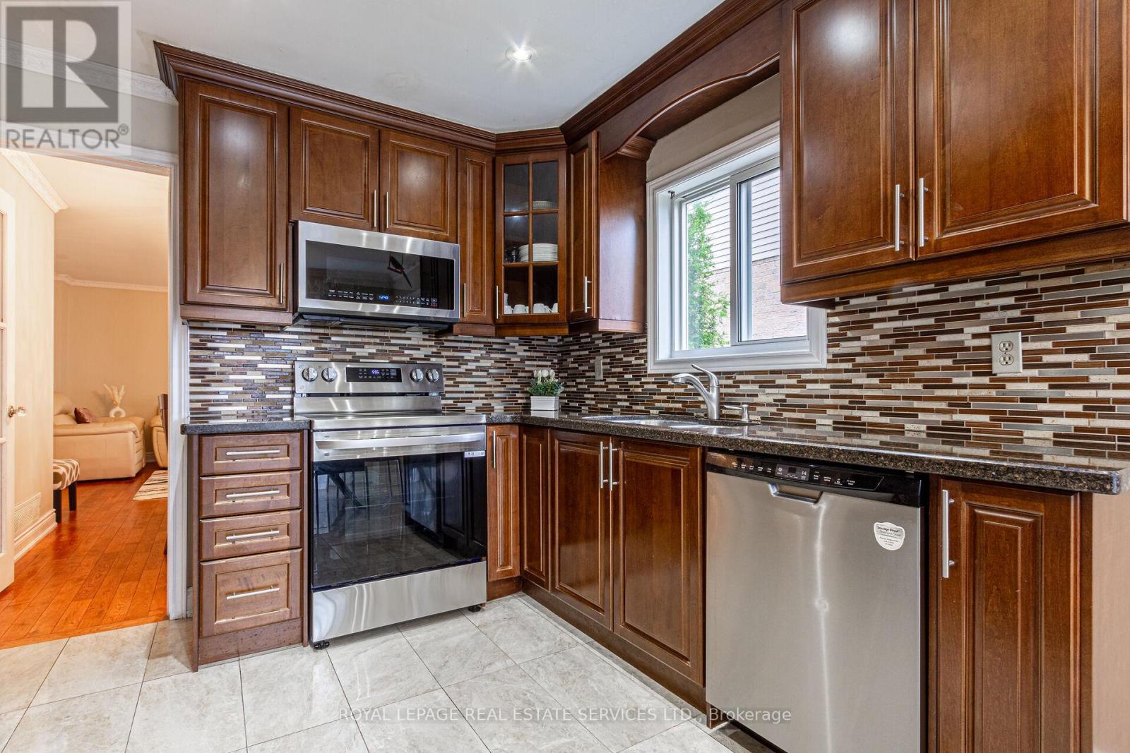 1536 Kirkrow Crescent, Mississauga, Ontario  L5M 3Y8 - Photo 9 - W12171012