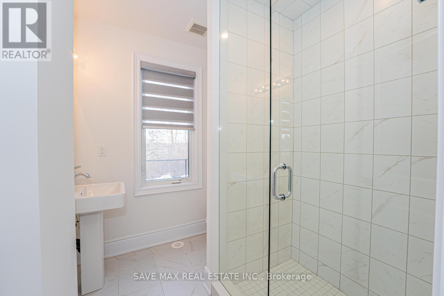 23 Paradox Street, Vaughan, Ontario  L4L 1A7 - Photo 11 - N12171020