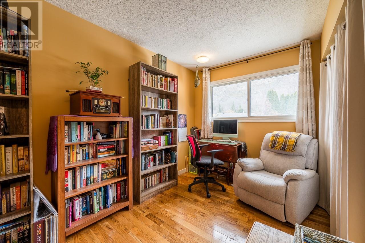 4588 Cammeray Drive, Kamloops, British Columbia  V2H 1L4 - Photo 12 - 10340714