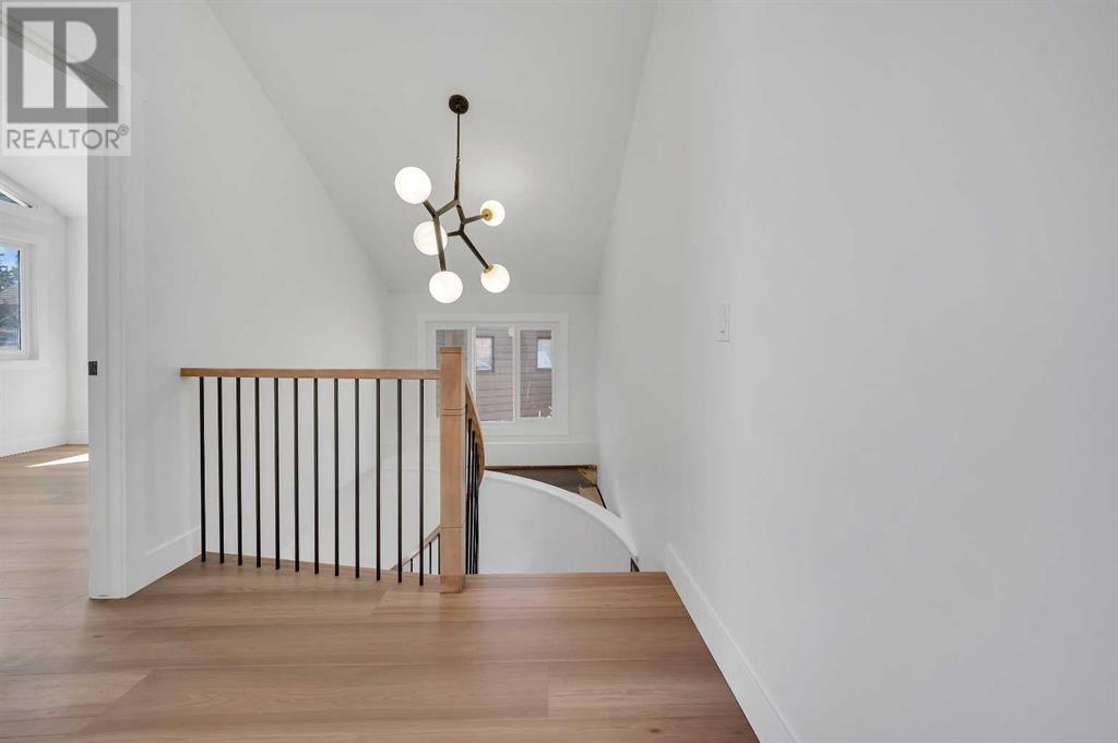 23 Edgewood Place Nw, Calgary, Alberta  T3A 2T8 - Photo 10 - A2218340