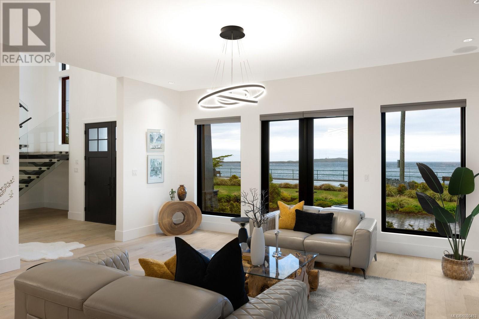 Property at 418 Beach Dr image 2
