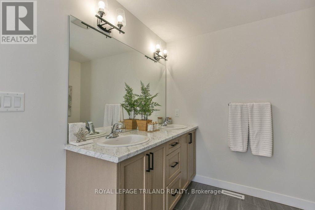6713 Hayward Drive, London South, Ontario  N6P 0H7 - Photo 23 - X12171046