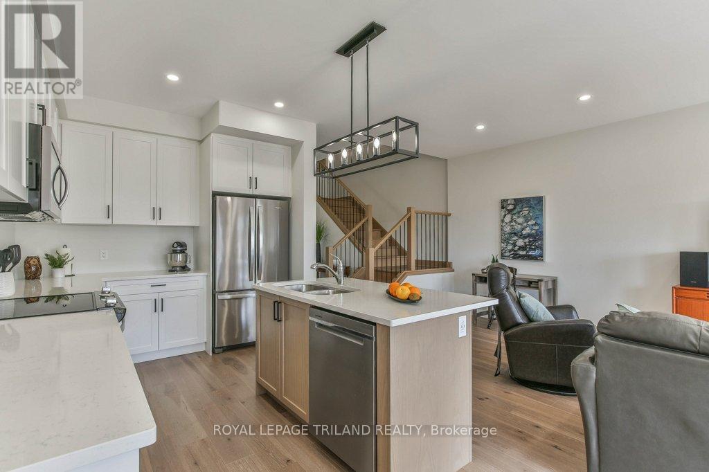6713 Hayward Drive, London South, Ontario  N6P 0H7 - Photo 10 - X12171046