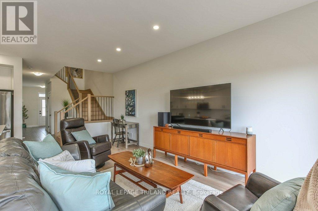 6713 Hayward Drive, London South, Ontario  N6P 0H7 - Photo 18 - X12171046