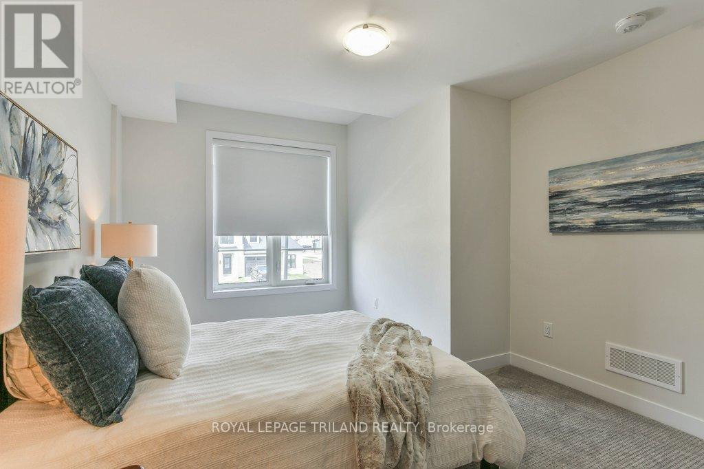 6713 Hayward Drive, London South, Ontario  N6P 0H7 - Photo 26 - X12171046