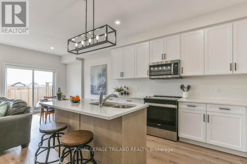 6713 Hayward Drive, London South, Ontario  N6P 0H7 - Photo 7 - X12171046