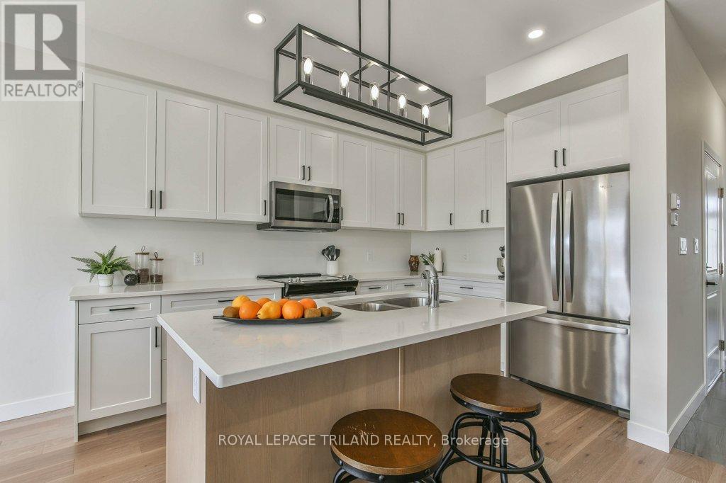 6713 Hayward Drive, London South, Ontario  N6P 0H7 - Photo 9 - X12171046