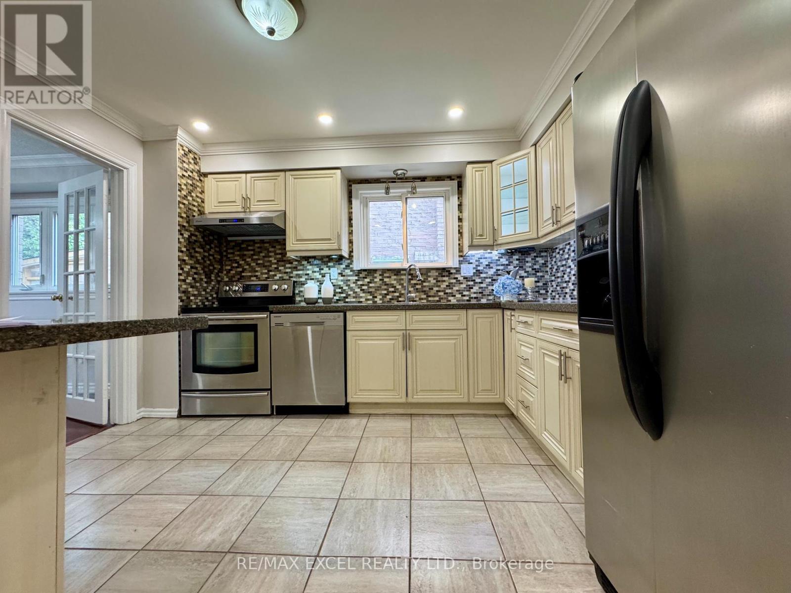 52 Maresfield Drive, Toronto, Ontario  M1V 2X1 - Photo 12 - E12167908