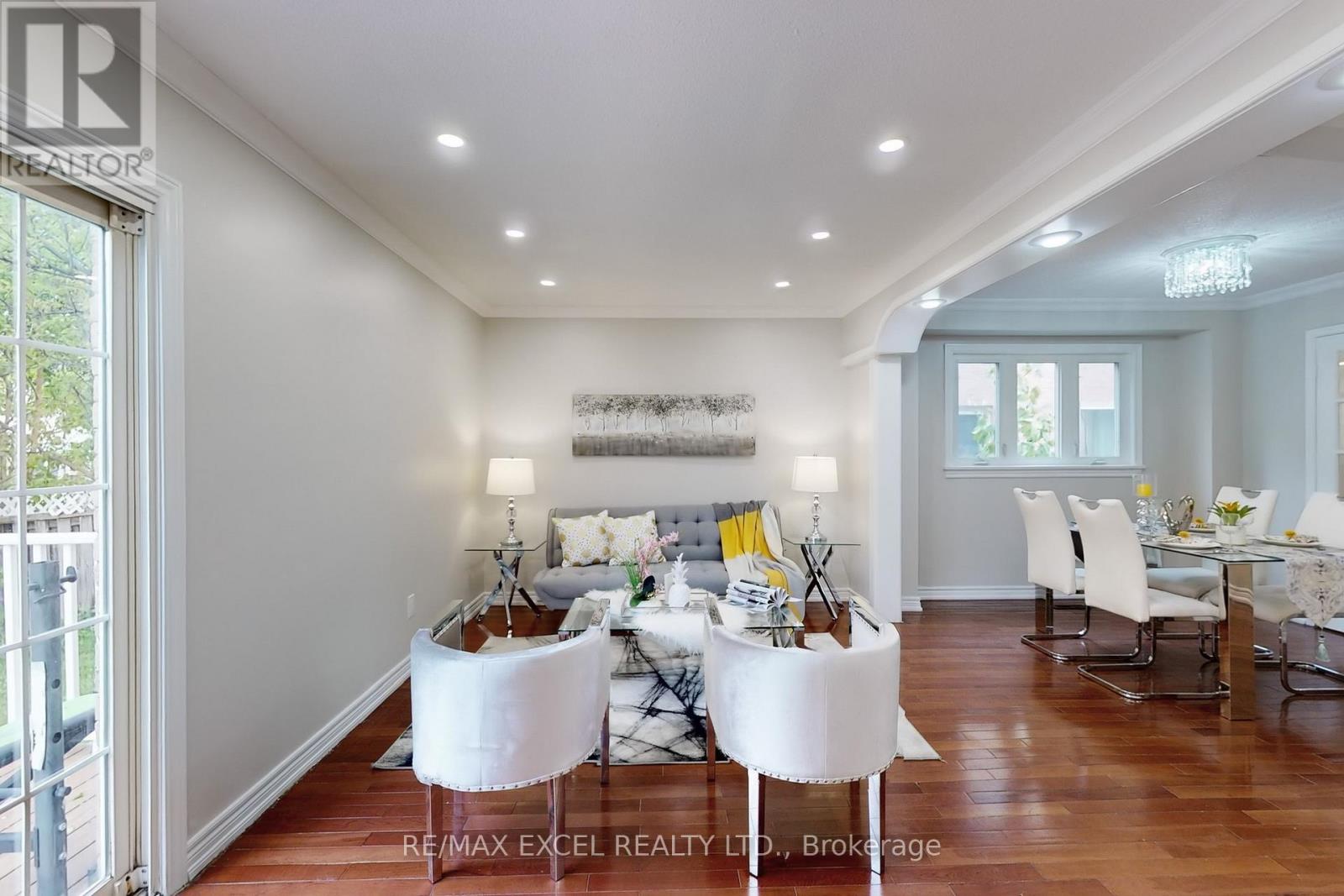 52 Maresfield Drive, Toronto, Ontario  M1V 2X1 - Photo 4 - E12167908