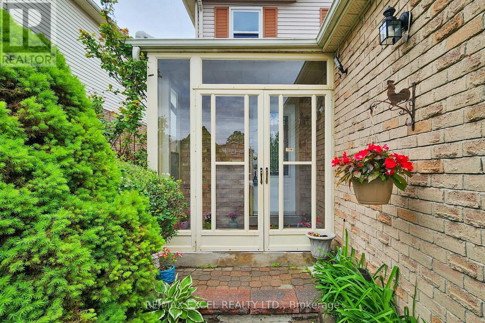 52 Maresfield Drive, Toronto, Ontario  M1V 2X1 - Photo 3 - E12167908