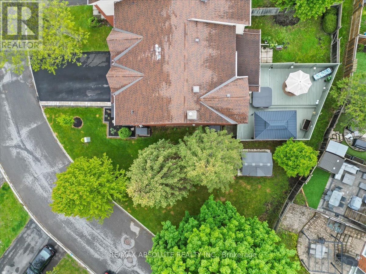 21 Cedarock Drive, Ottawa, Ontario  K2M 2H6 - Photo 4 - X12171042