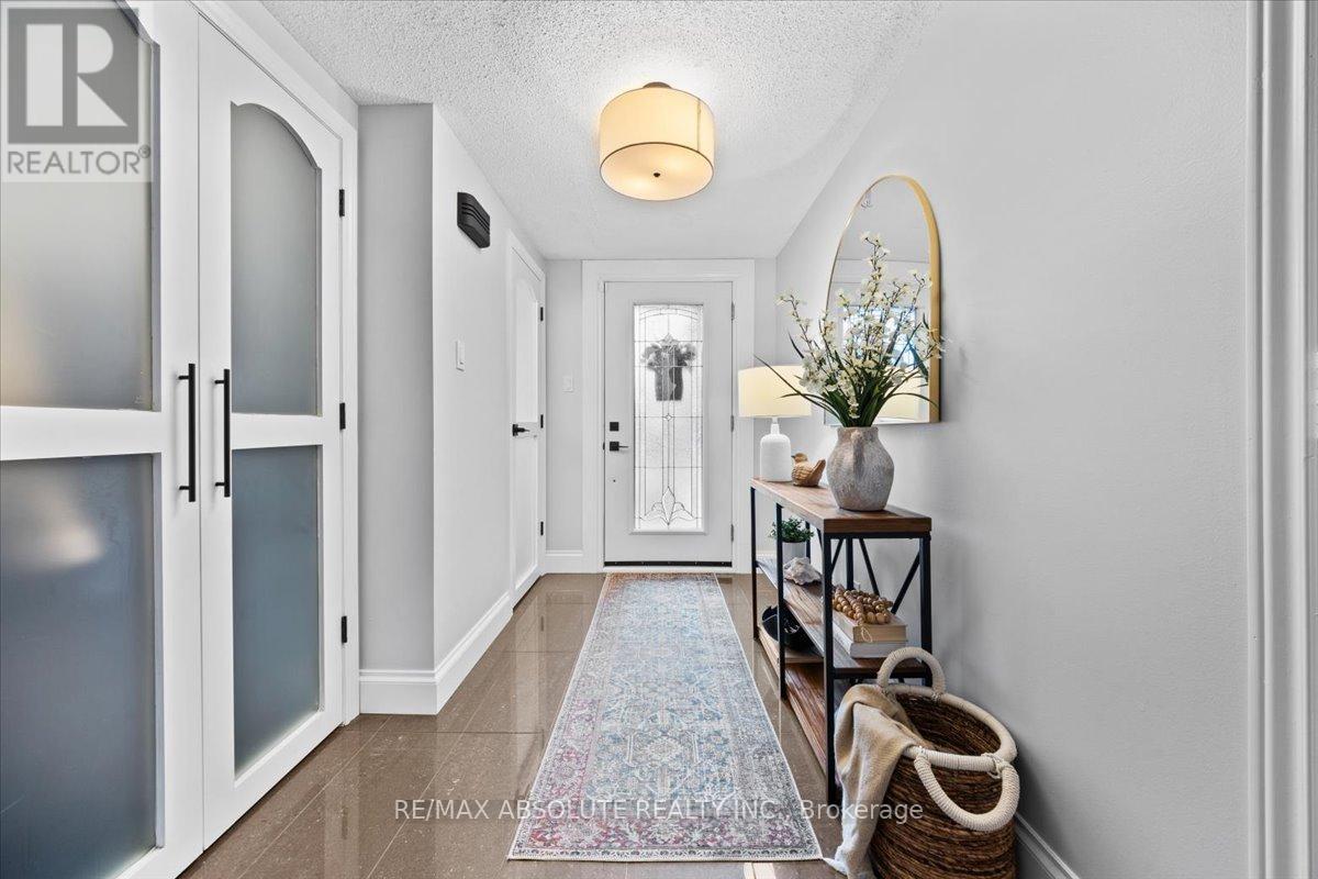 21 Cedarock Drive, Ottawa, Ontario  K2M 2H6 - Photo 7 - X12171042