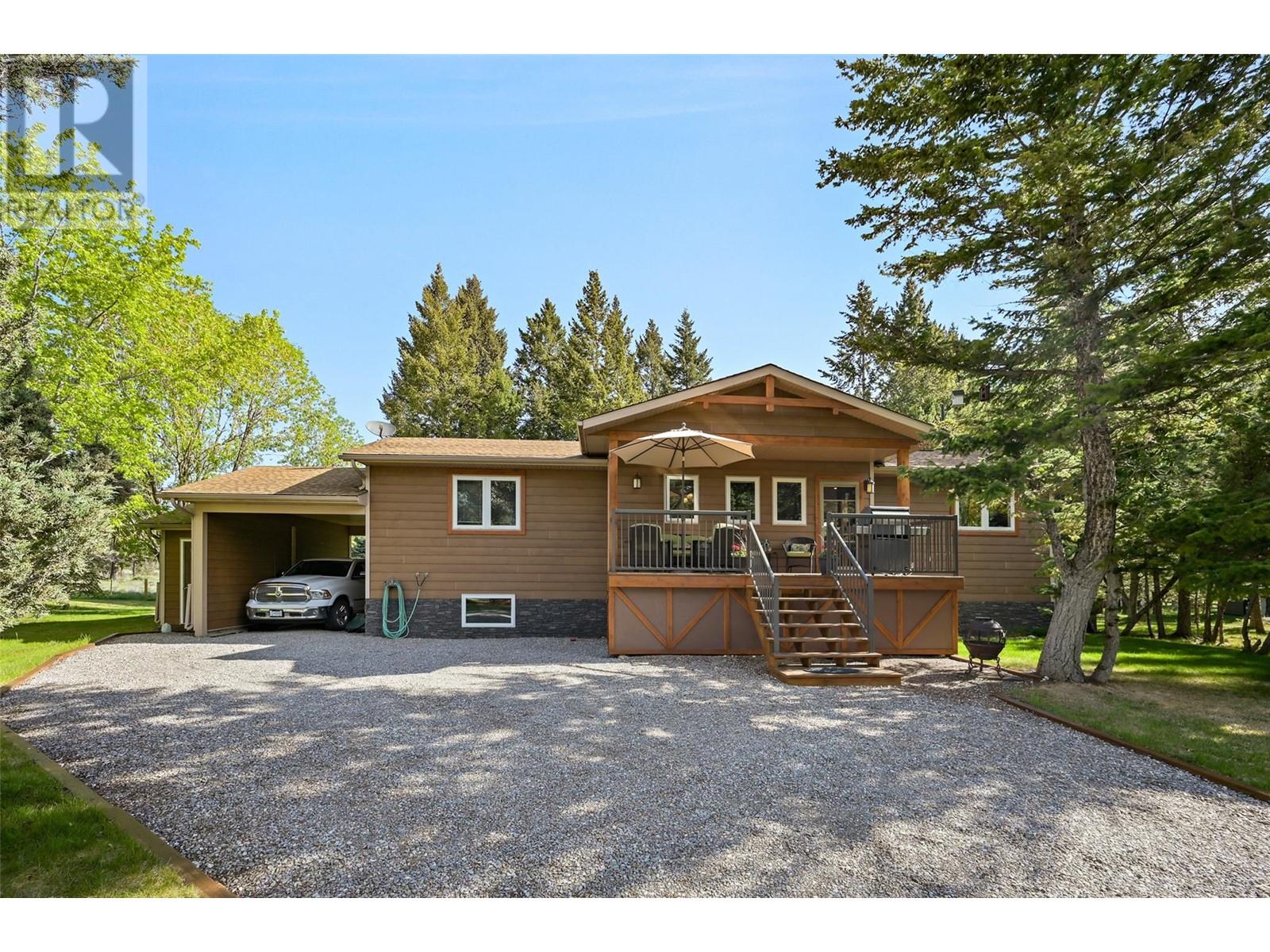 4452 Columbia View Road, Columbia Lake, British Columbia  V0B 1L2 - Photo 2 - 10349099