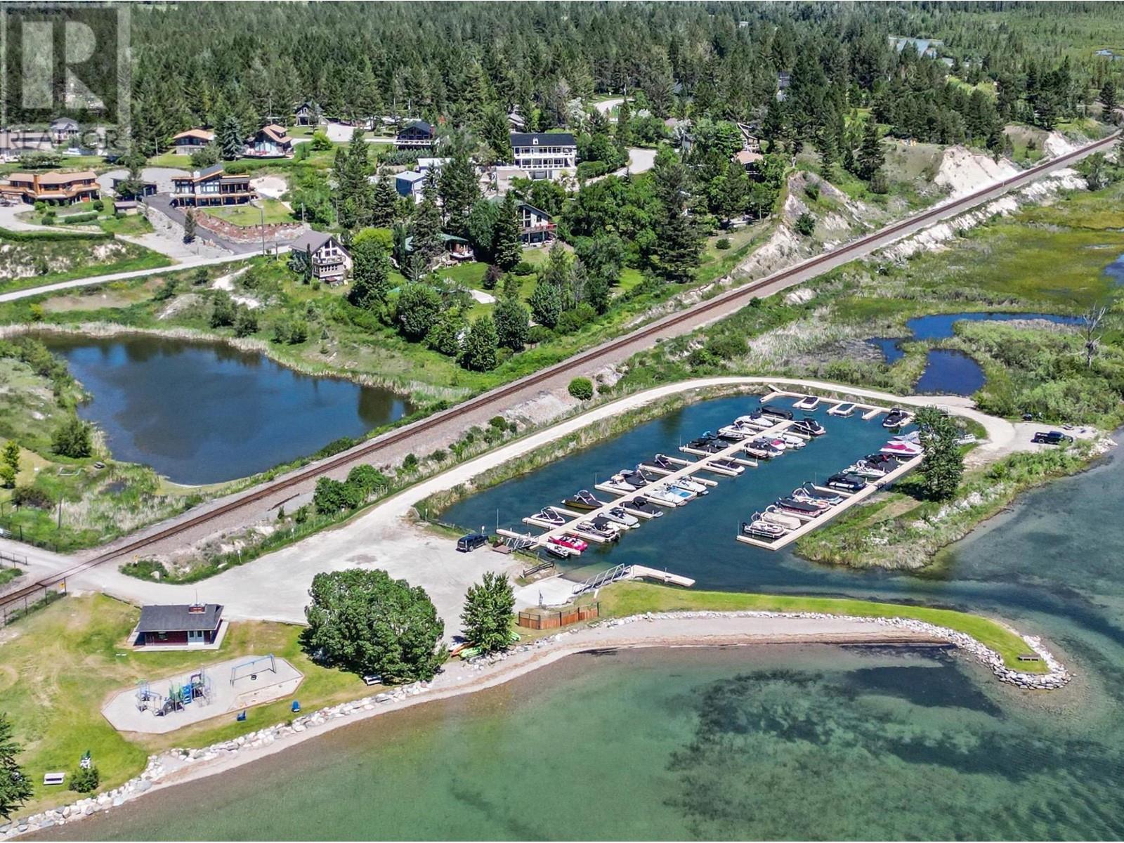 4452 Columbia View Road, Columbia Lake, British Columbia  V0B 1L2 - Photo 6 - 10349099