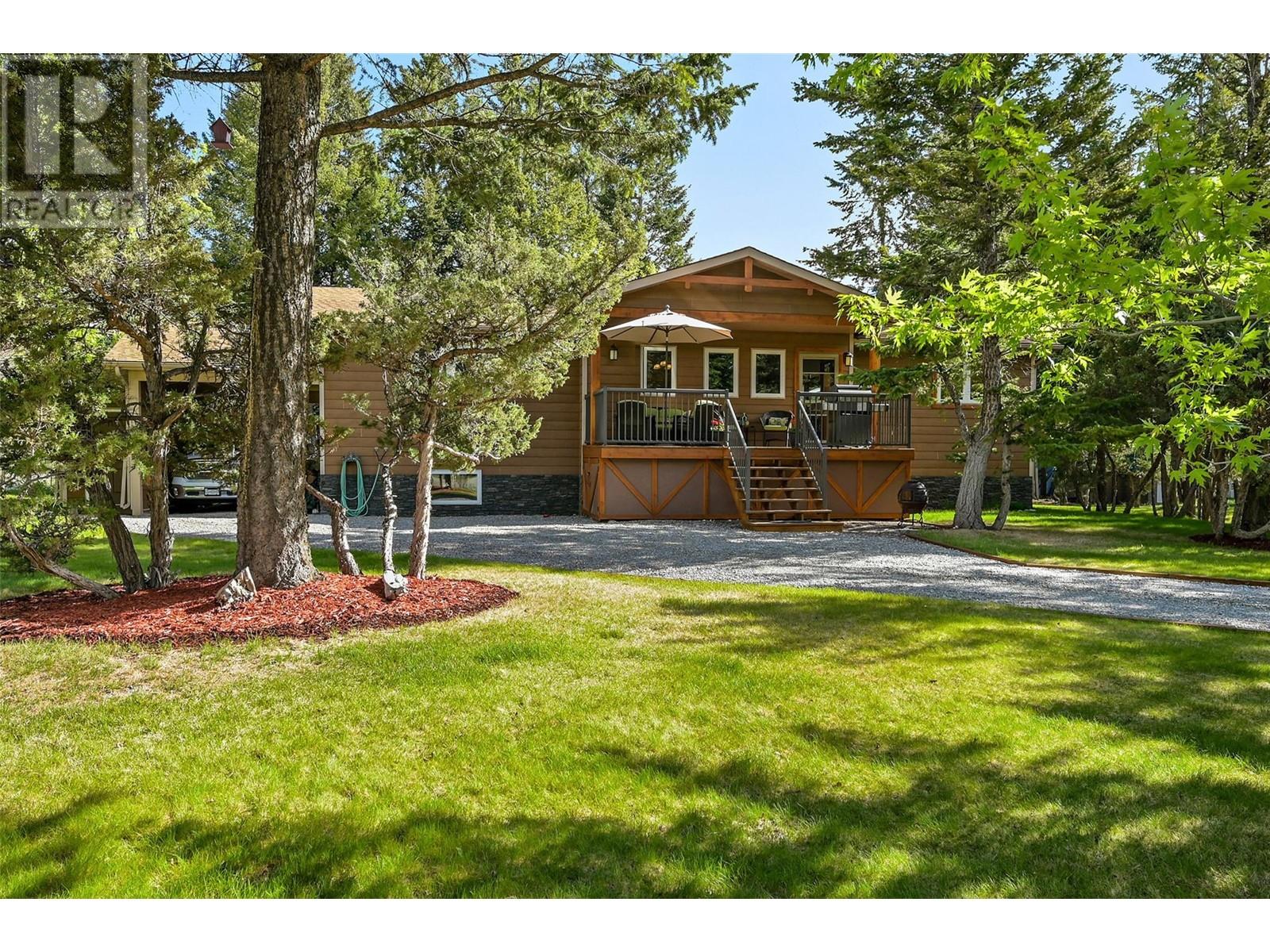 4452 Columbia View Road, Columbia Lake, British Columbia