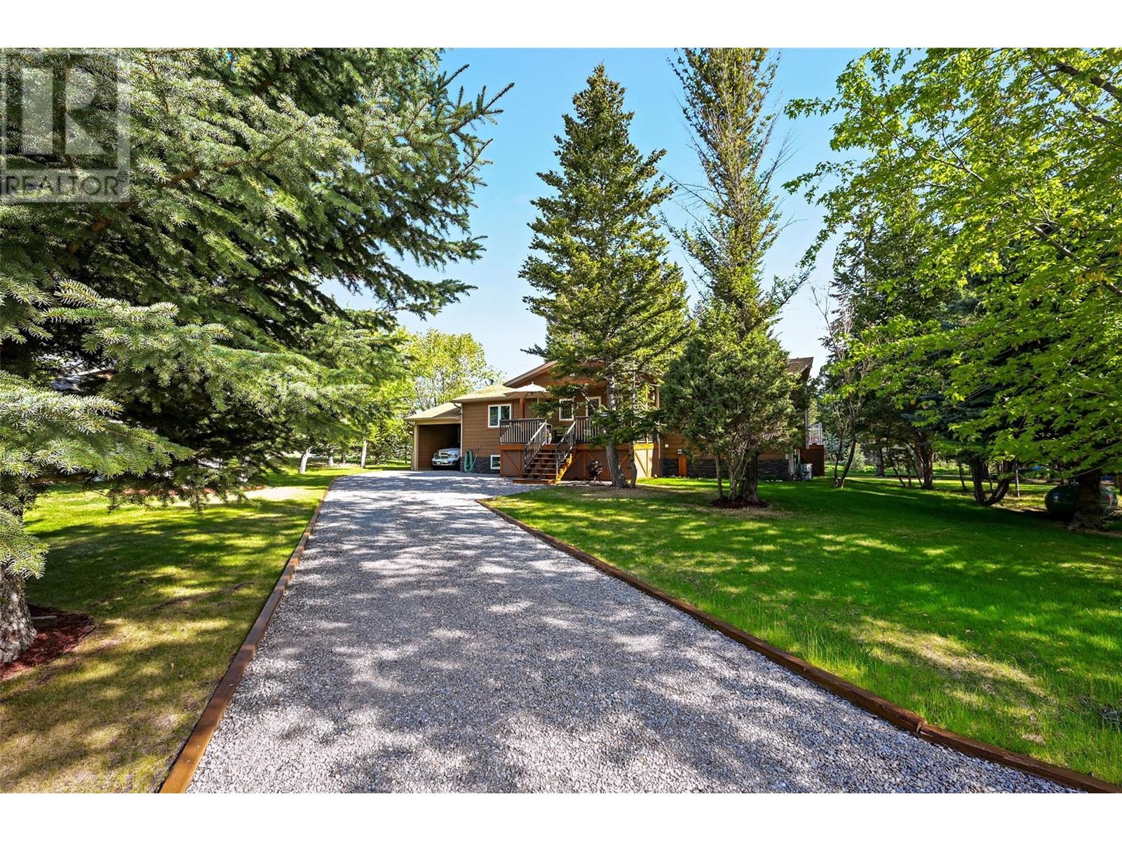 4452 Columbia View Road, Columbia Lake, British Columbia  V0B 1L2 - Photo 3 - 10349099