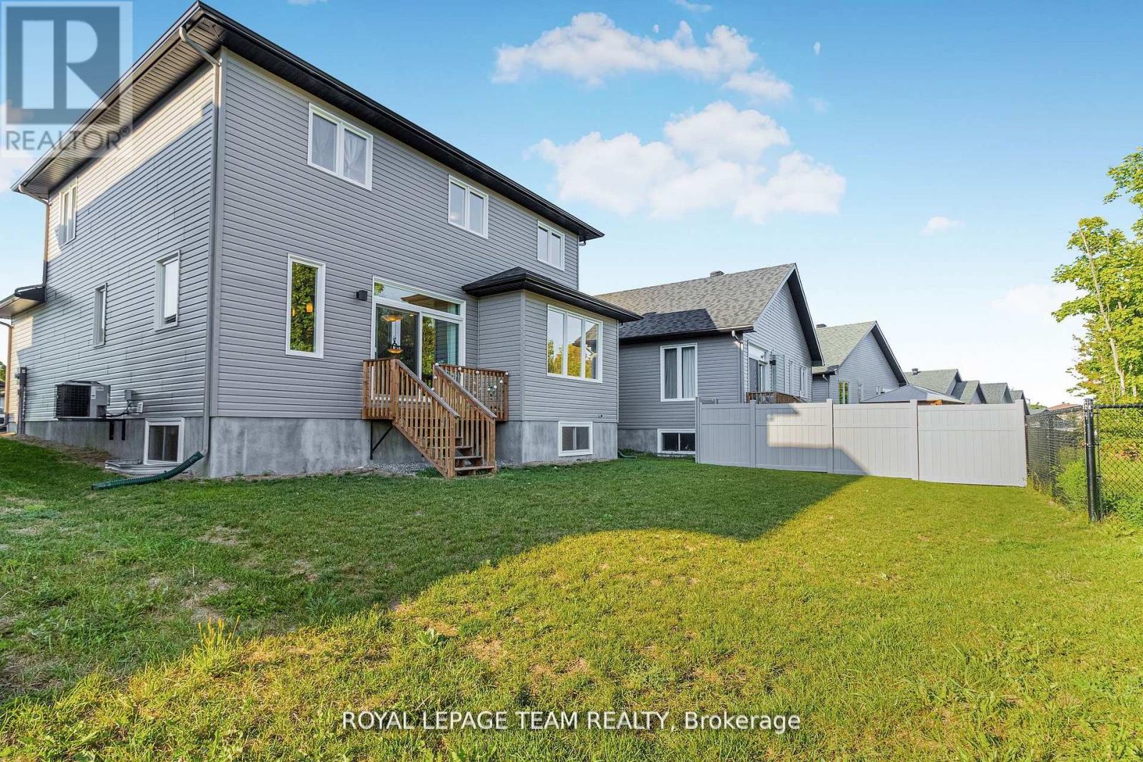 28 Seabert Drive, Arnprior, Ontario  K7S 0H9 - Photo 29 - X12171078