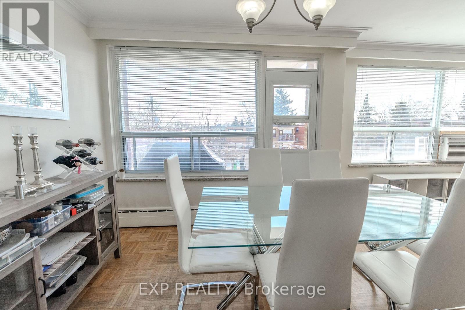 10 Fraserwood Avenue, Toronto, Ontario  M6B 2N4 - Photo 13 - C12171056