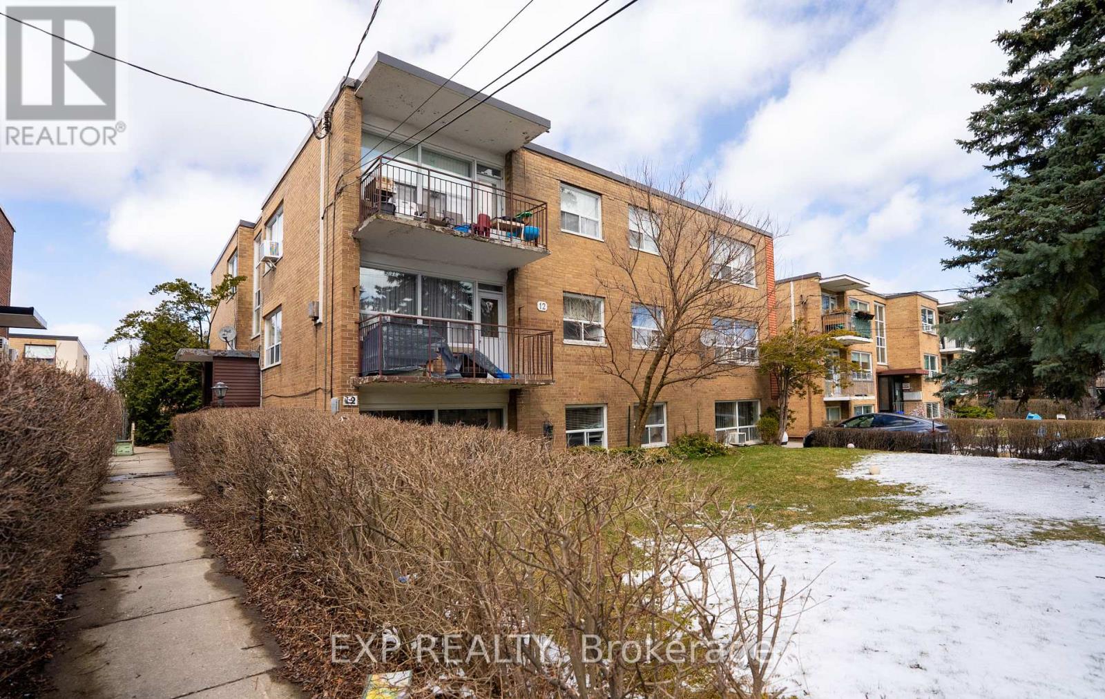 12 FRASERWOOD AVENUE, Toronto, Ontario