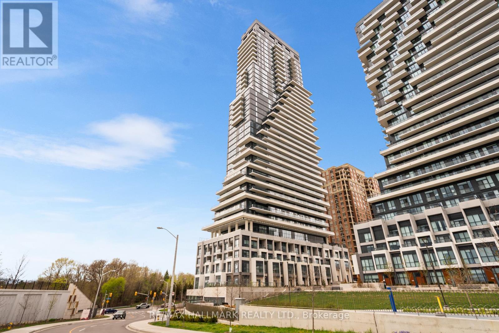 1710 - 10 Inn On The Park Drive, Toronto, Ontario  M3C 0P9 - Photo 1 - C12171061
