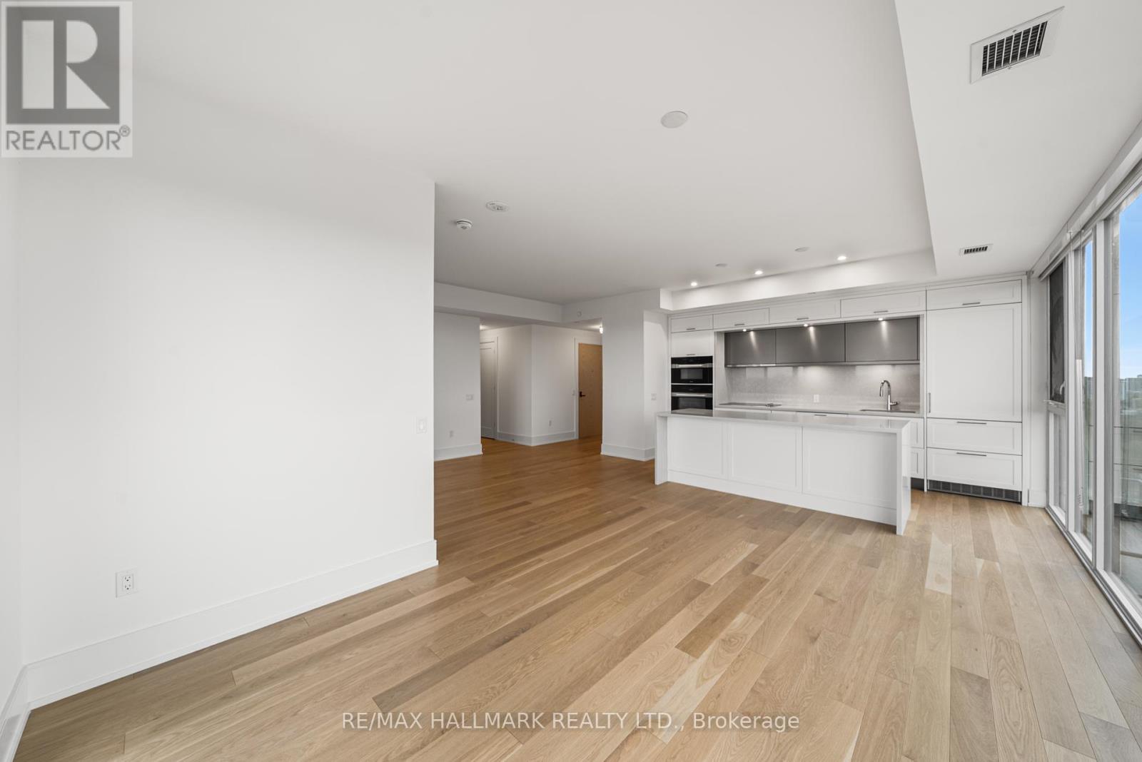1710 - 10 Inn On The Park Drive, Toronto, Ontario  M3C 0P9 - Photo 14 - C12171061