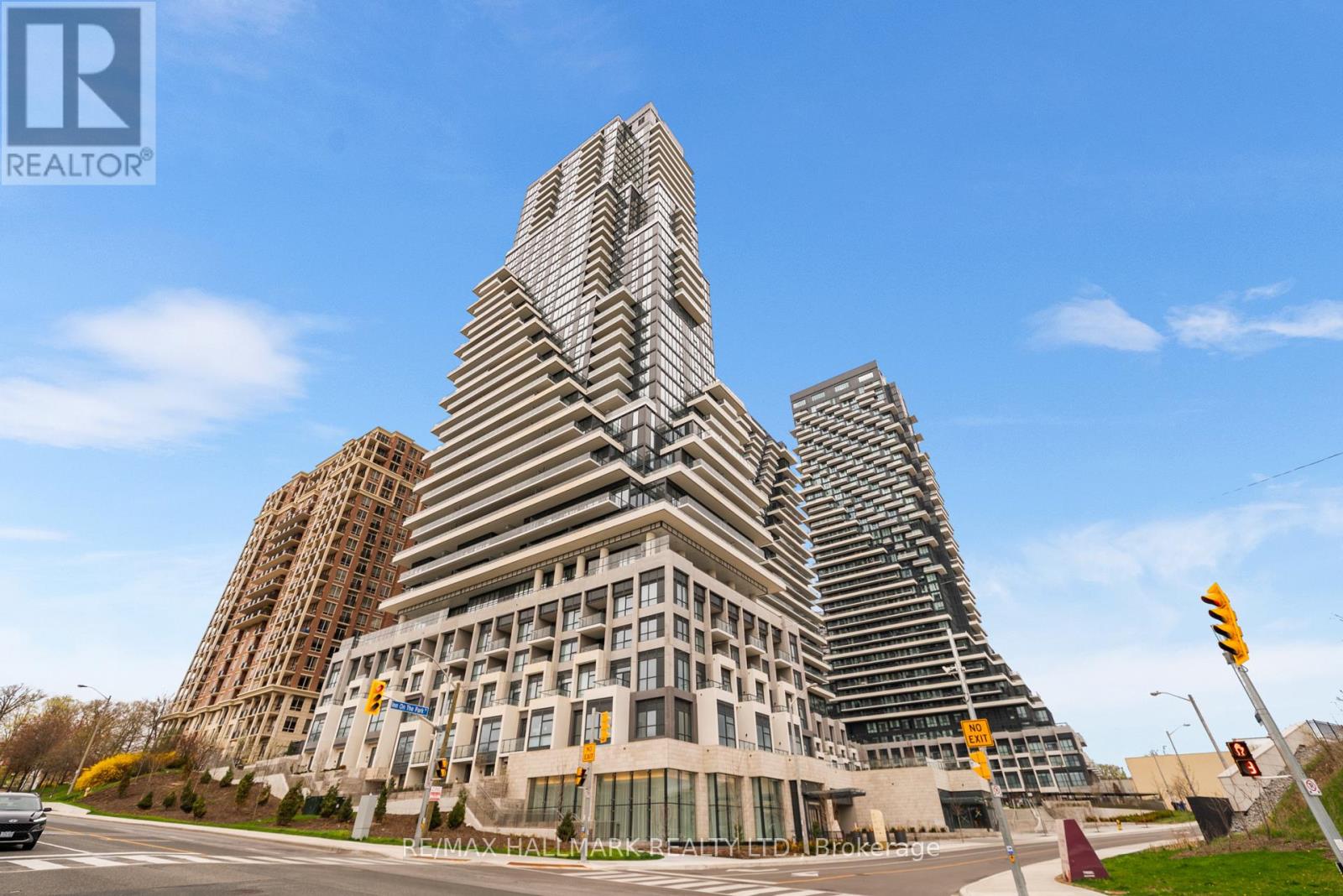 1710 - 10 Inn On The Park Drive, Toronto, Ontario  M3C 0P9 - Photo 2 - C12171061