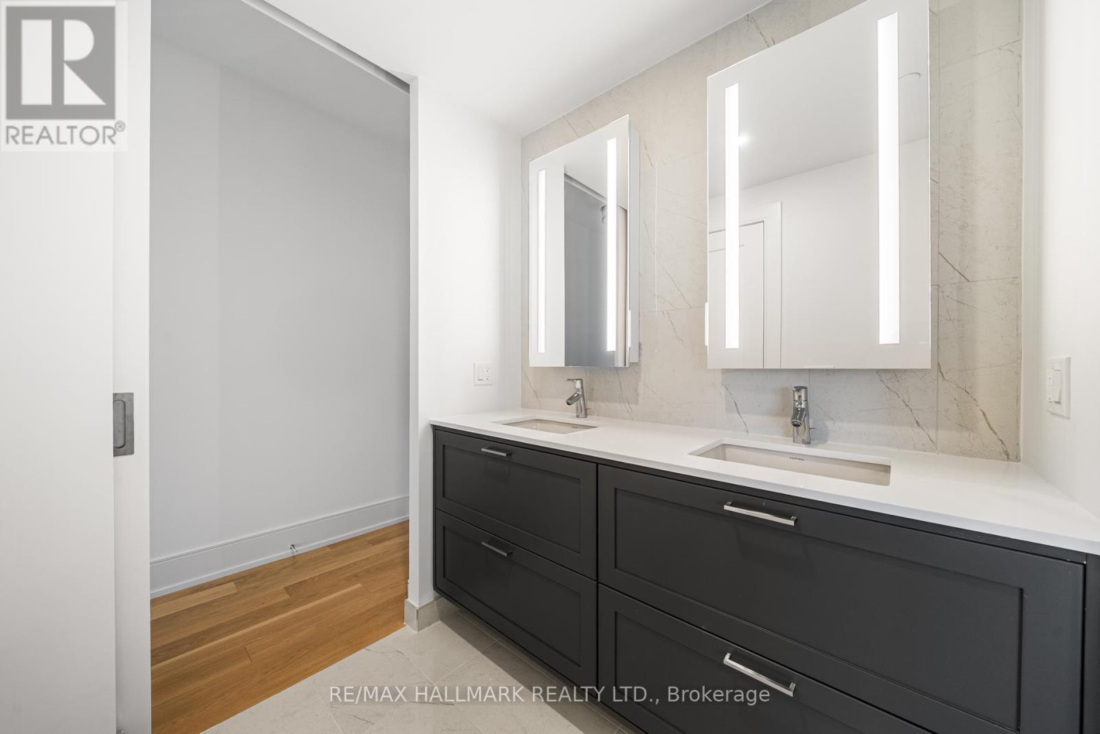1710 - 10 Inn On The Park Drive, Toronto, Ontario  M3C 0P9 - Photo 24 - C12171061