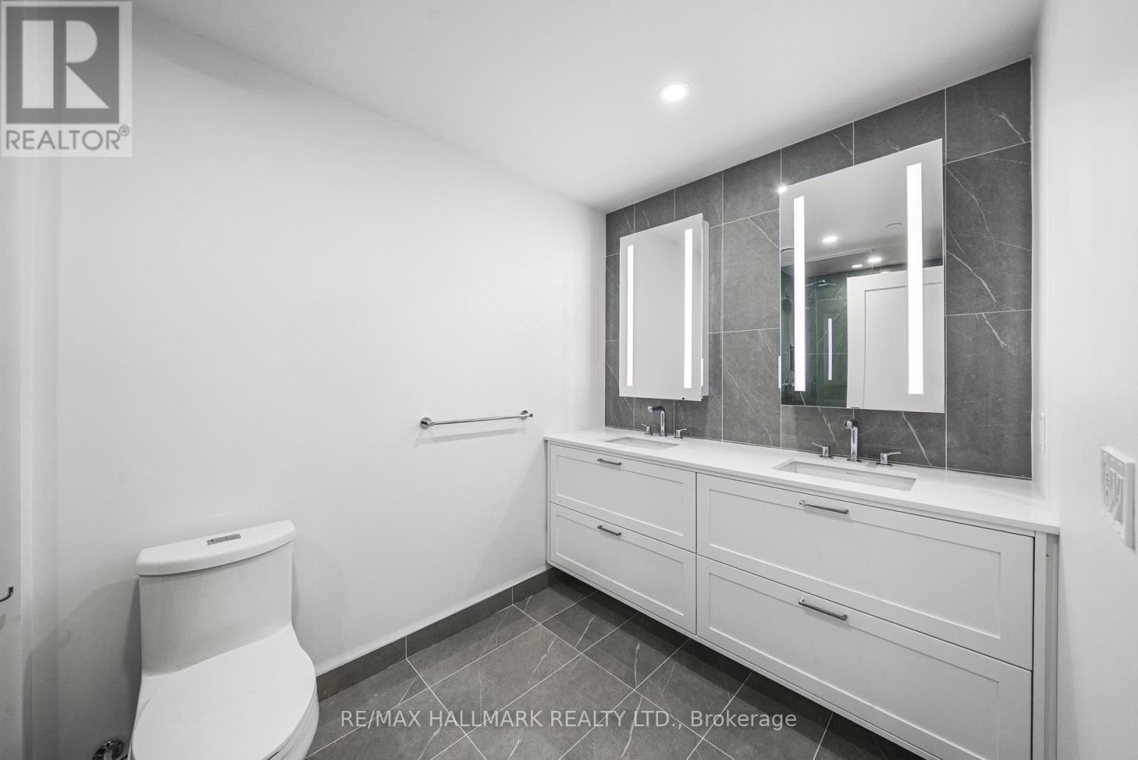1710 - 10 Inn On The Park Drive, Toronto, Ontario  M3C 0P9 - Photo 29 - C12171061