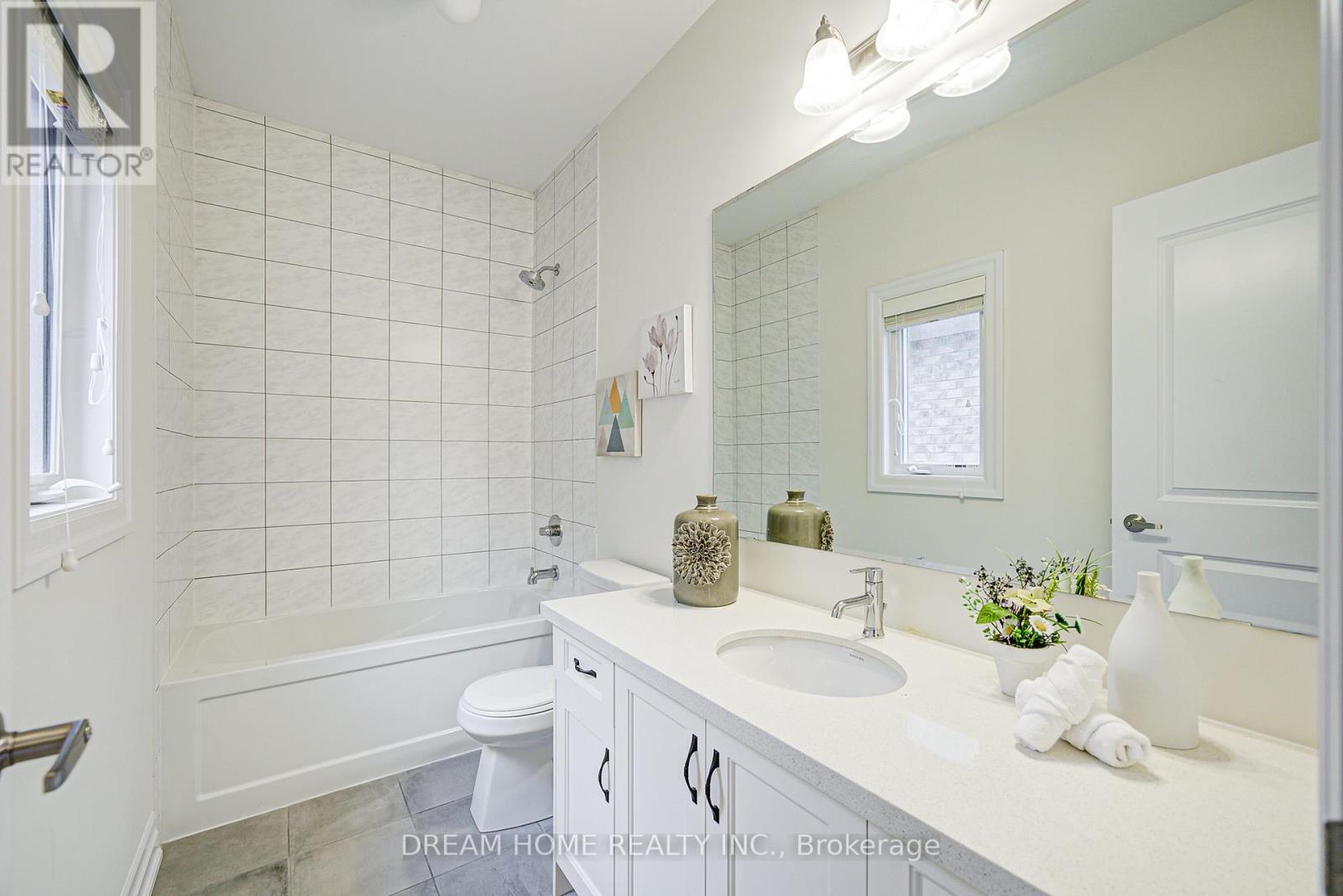 113 Botelho Circle, Aurora, Ontario  L4G 3X3 - Photo 46 - N12171054