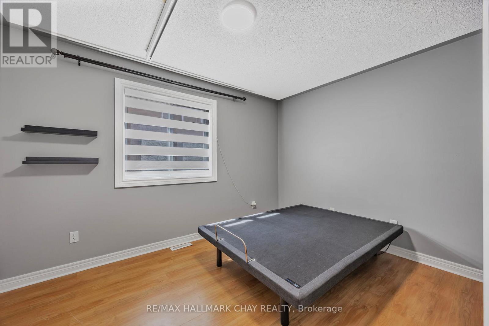 3 Duval Drive, Barrie, Ontario  L4M 6V2 - Photo 26 - S12171090