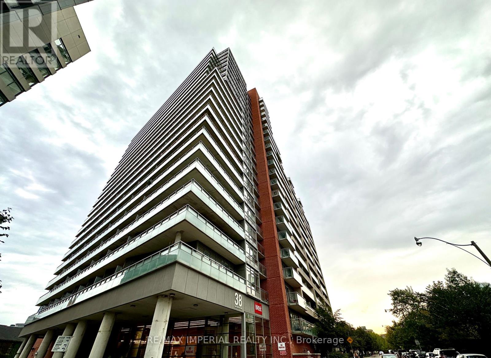 2010 - 38 JOE SHUSTER WAY, Toronto, Ontario