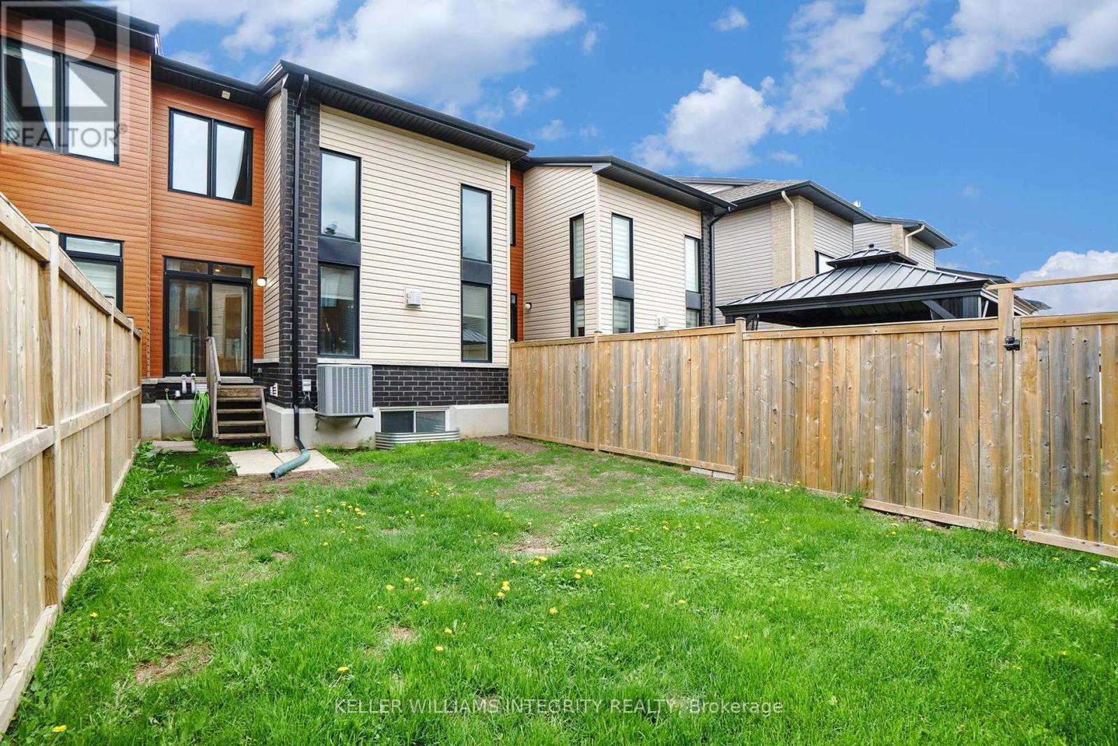 458 Trident Mews, Ottawa, Ontario  K1T 0T2 - Photo 31 - X12170589