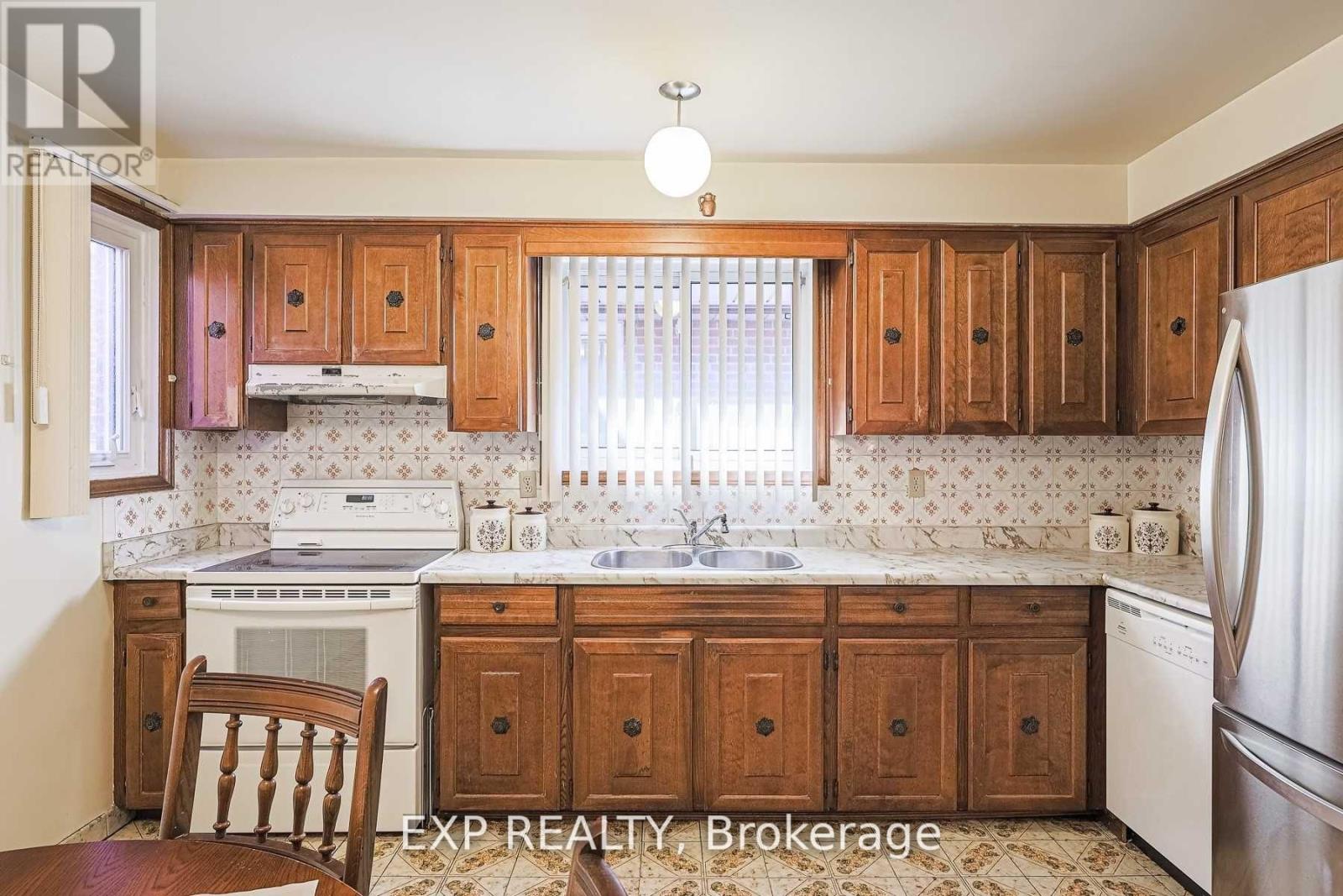285 Huntsmill Boulevard, Toronto, Ontario  M1W 3E4 - Photo 6 - E12171102