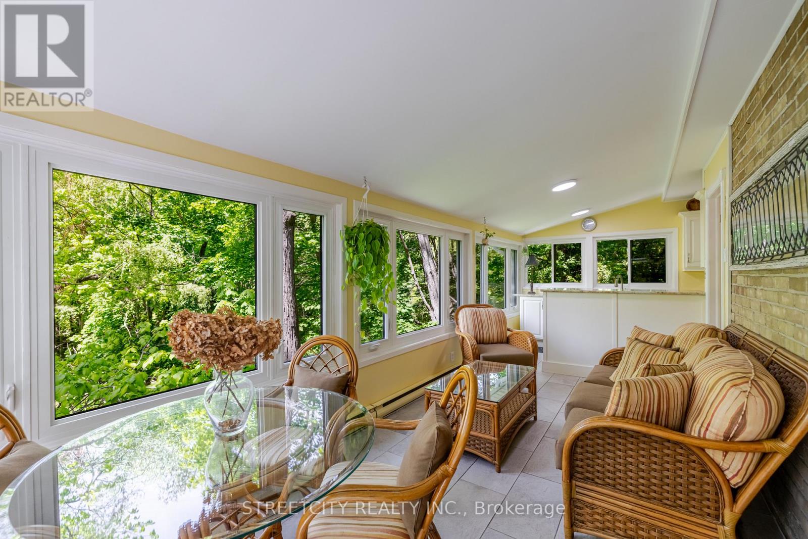 2 Grosvenor Street, London East, Ontario  N6A 1Y4 - Photo 10 - X12166068