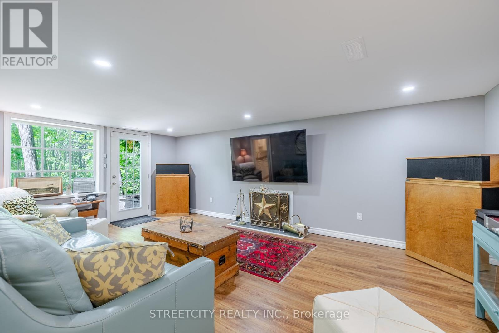 2 Grosvenor Street, London East, Ontario  N6A 1Y4 - Photo 25 - X12166068