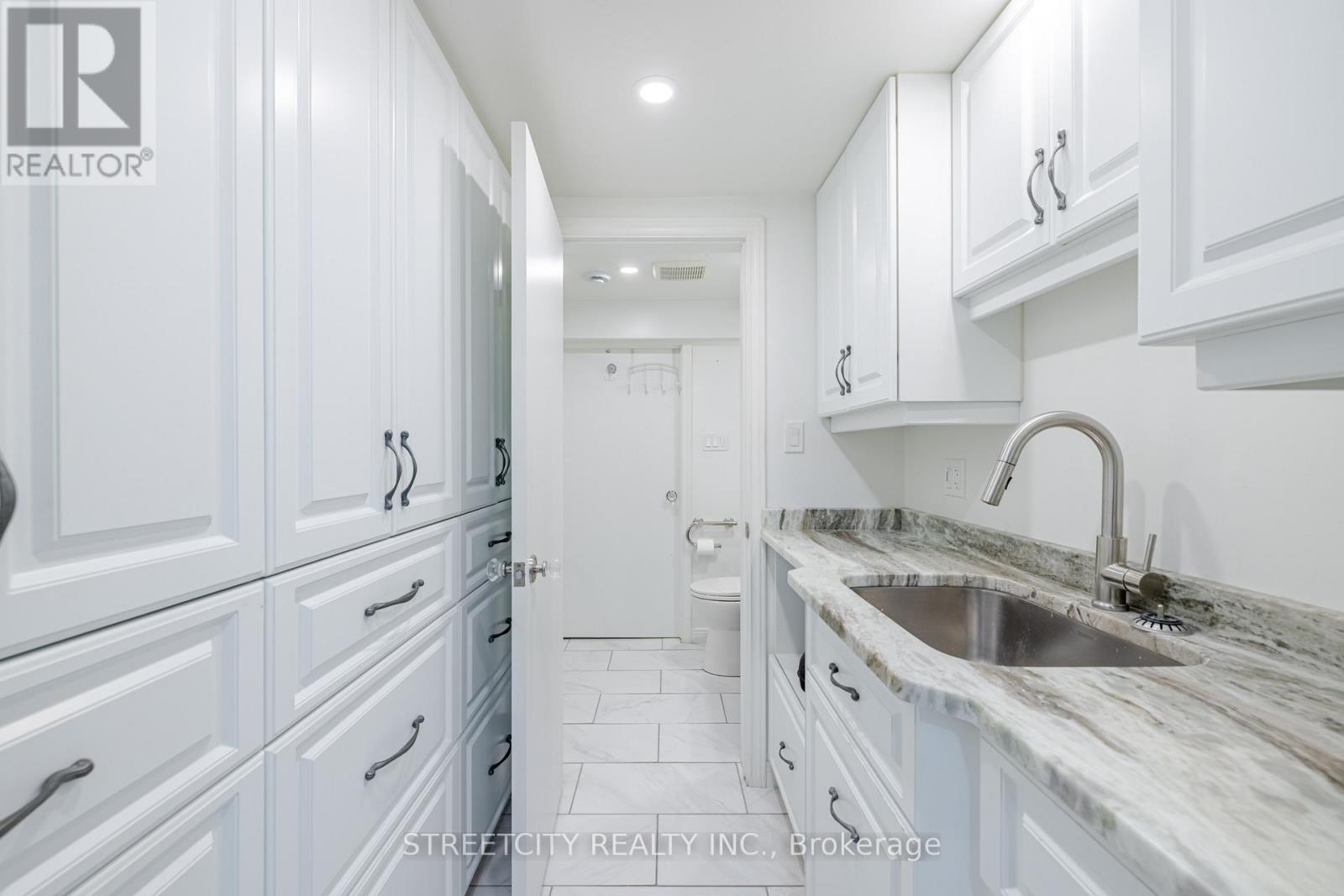 2 Grosvenor Street, London East, Ontario  N6A 1Y4 - Photo 26 - X12166068