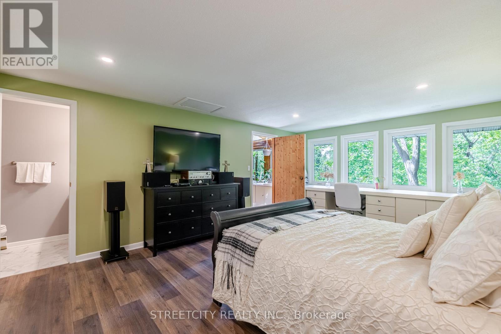2 Grosvenor Street, London East, Ontario  N6A 1Y4 - Photo 19 - X12166068