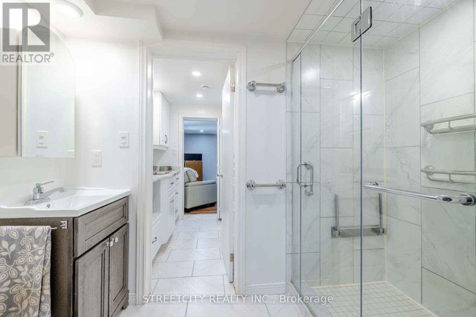 2 Grosvenor Street, London East, Ontario  N6A 1Y4 - Photo 27 - X12166068
