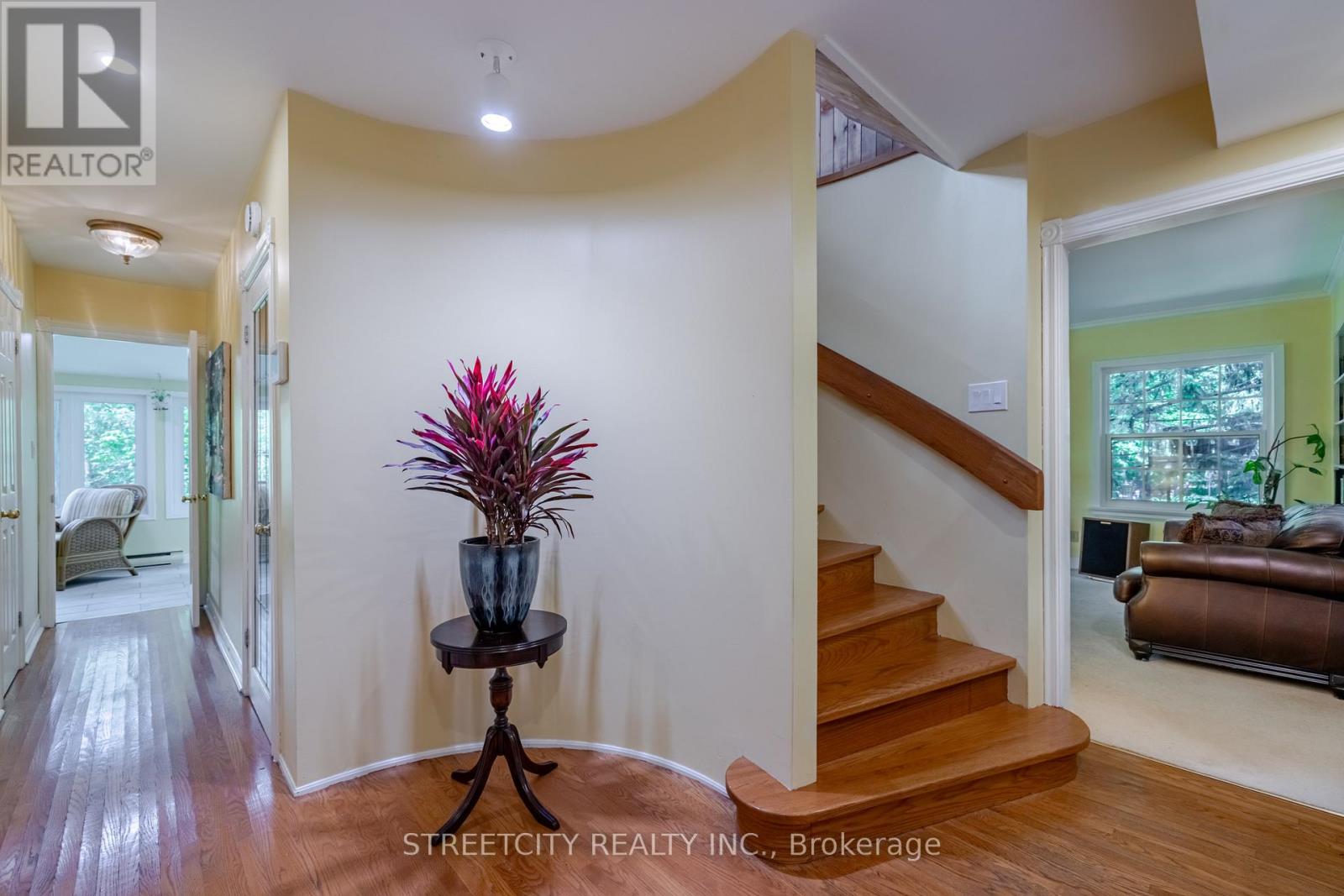 2 Grosvenor Street, London East, Ontario  N6A 1Y4 - Photo 8 - X12166068