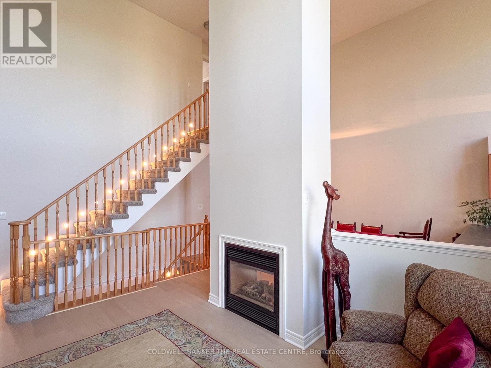 8 - 991 On Bogart Circle, Newmarket, Ontario  L3Y 8T4 - Photo 10 - N12155193