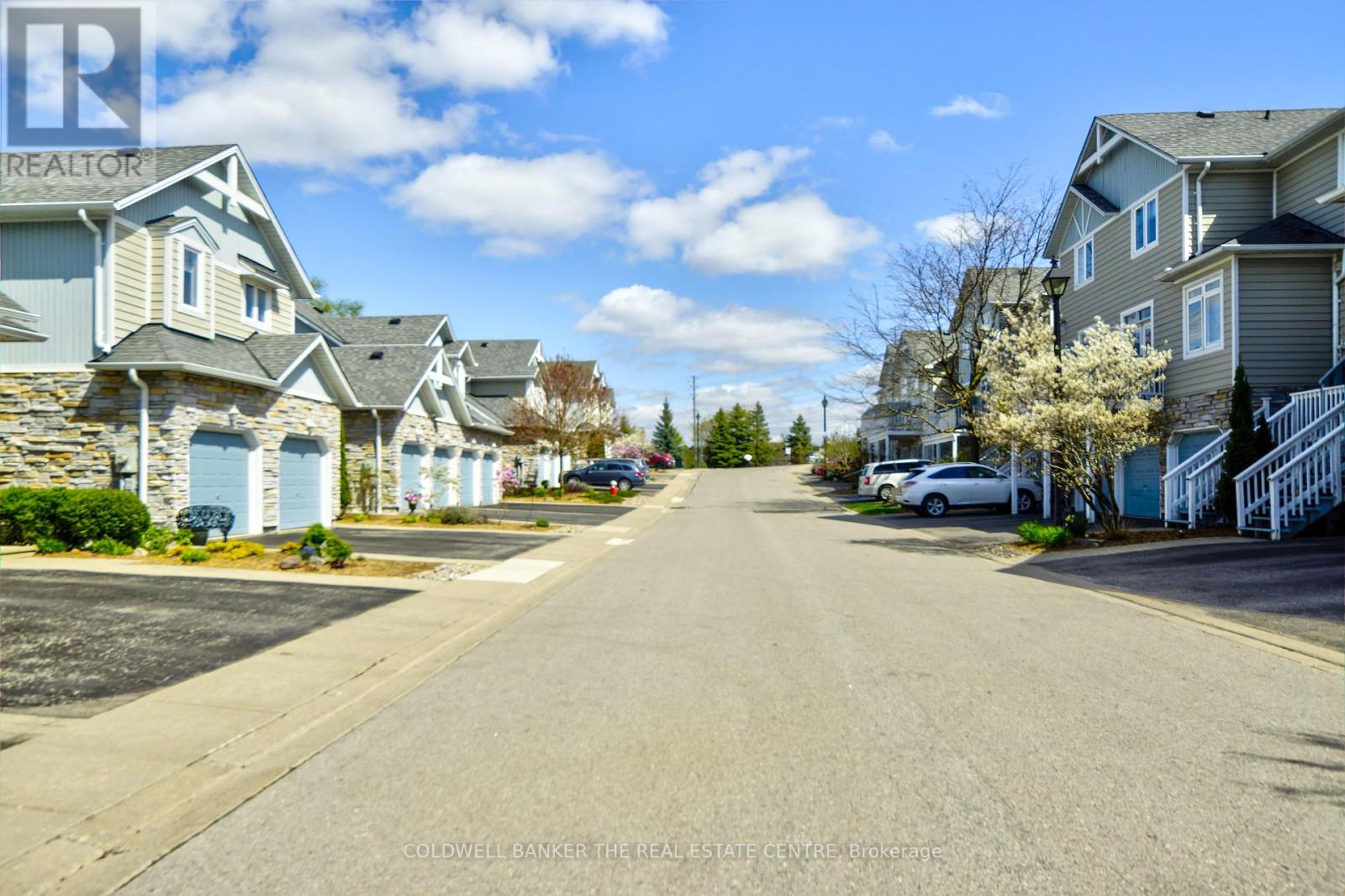 Property at 8 - 991 ON BOGART CIRCLE image 2