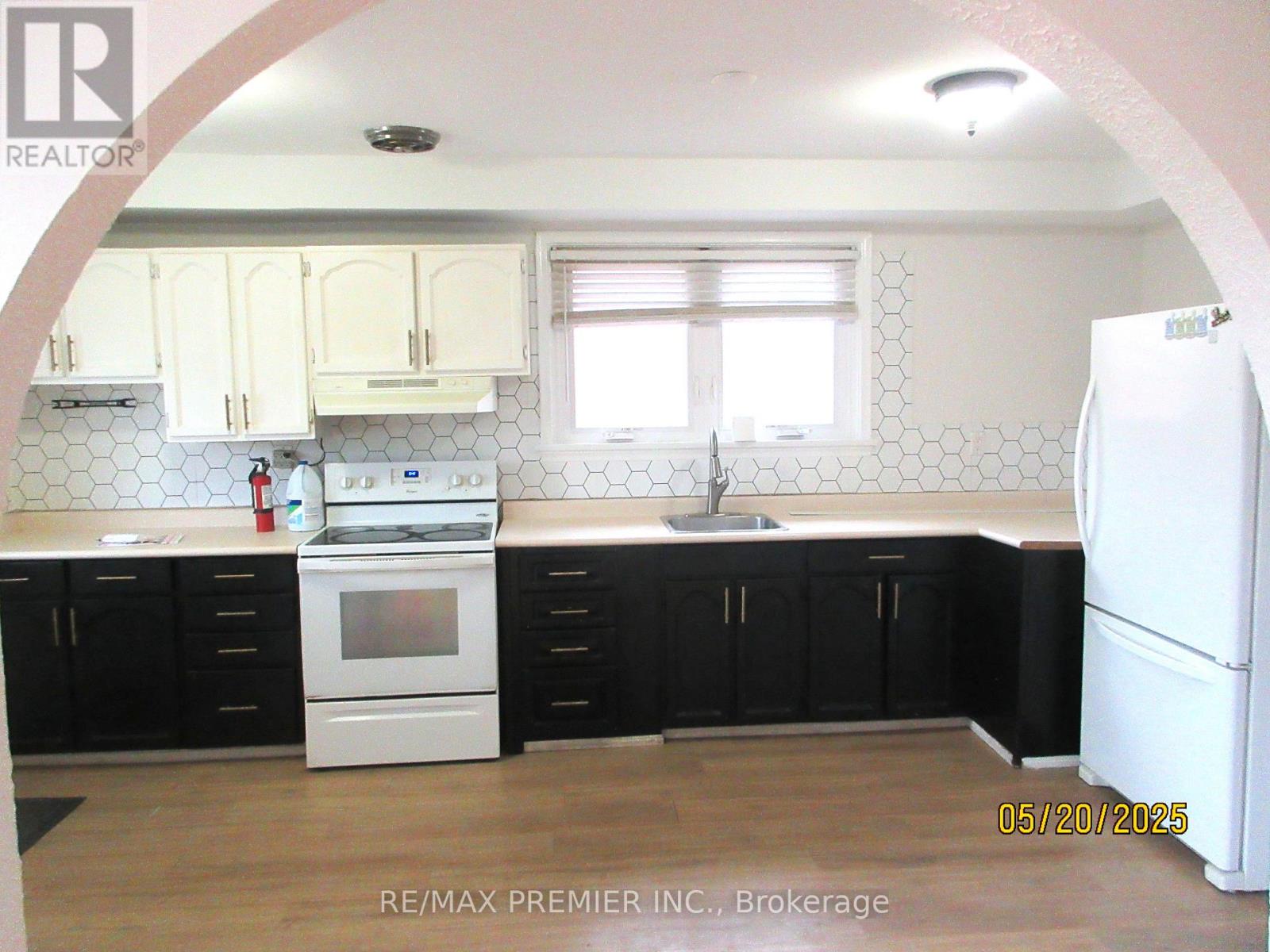 100 Snowood Court, Toronto, Ontario  M3N 1E8 - Photo 5 - W12168864