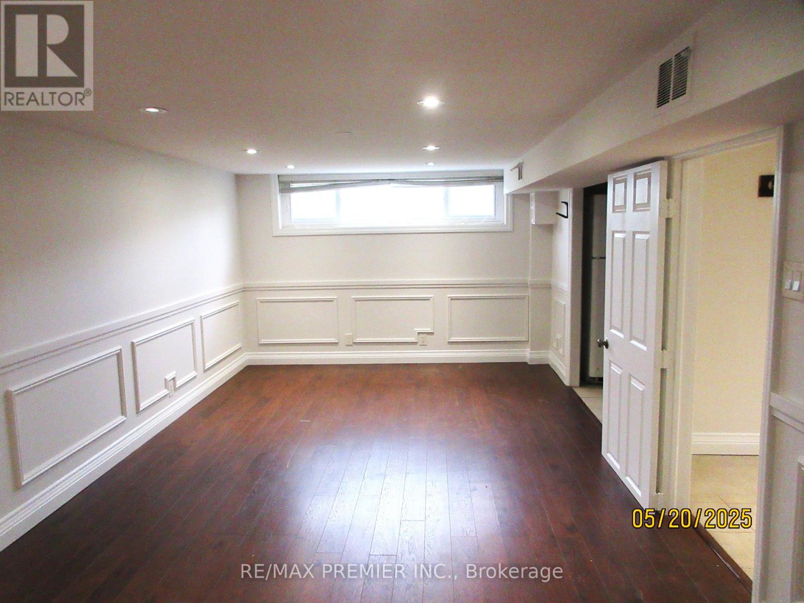 100 Snowood Court, Toronto, Ontario  M3N 1E8 - Photo 17 - W12168864