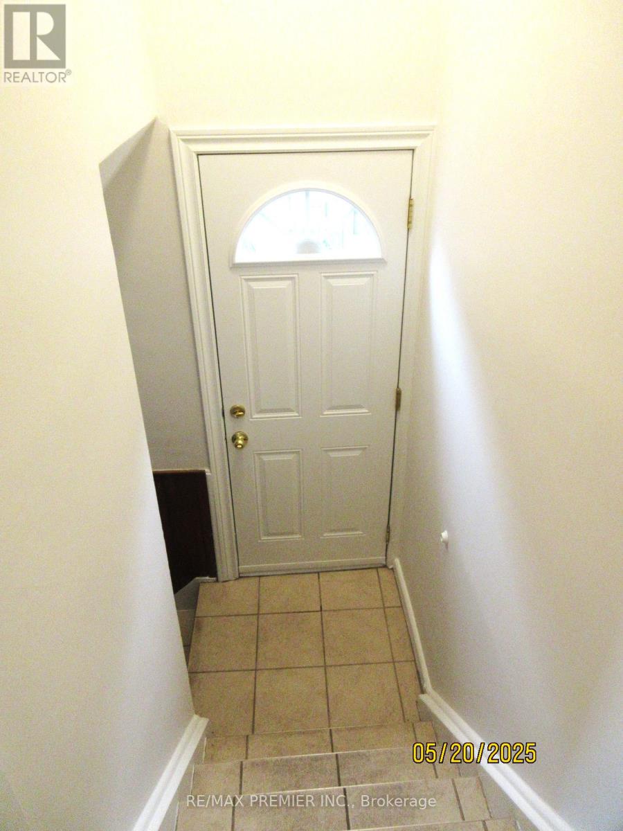 100 Snowood Court, Toronto, Ontario  M3N 1E8 - Photo 15 - W12168864