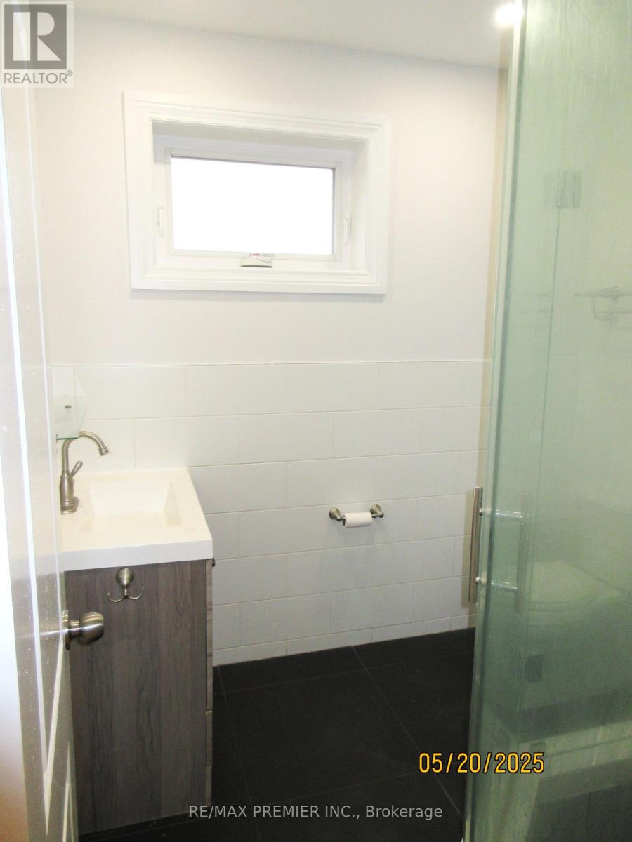 100 Snowood Court, Toronto, Ontario  M3N 1E8 - Photo 11 - W12168864